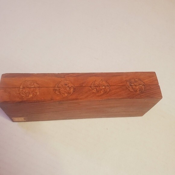 Vintage Wooden Box with Brass Inlay made in India - Picture 4 of 8